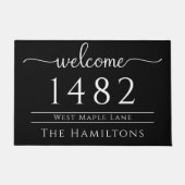 Personalisierte Anschrift der schwarzweißen Famili Fußmatte (Vorderseite)