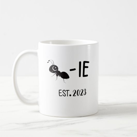 Personalisierte Antie EST 2023 , Geschenk für neue Kaffeetasse (Links)