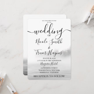 Personalisierte B&W-Seenebel-Kalligrafie-Hochzeit Einladung