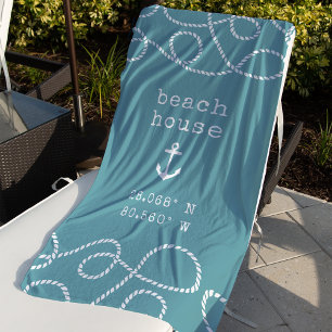 Personalisierte Beach House-Koordinaten Strandtuch