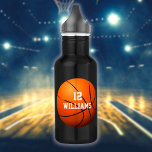 Personalisierte Bezeichnung Basketball Edelstahlflasche<br><div class="desc">Basketballgeschenk mit personalisiertem Namen und Teamnummer. Entwickelt von Thisisnotme©</div>