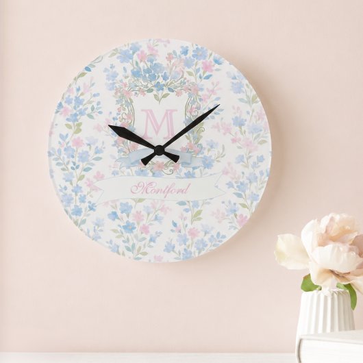 Personalisierte blaue florale Wanduhr