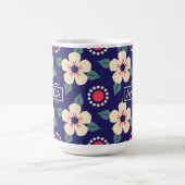 Personalisierte Blumencoffee-Tasse mit Name Kaffeetasse (Mittel)