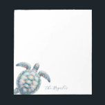 Personalisierte Bodenbeläge für Wasserfarben Notizblock<br><div class="desc">Diese personalisierte Schreibwarenhandlung in elegantem Küstenstil mit Familienname oder Monogramm in handgeschriebener Schrifttyp-Schrift mit verzierter Aquarell-Meeresschildkrötenkunst,  ideal für Hochzeiten oder Sommernoten. Weitere Bürodesigns und Geschenke von Meeresschildkröten wie dieses hier finden Sie unter www.zazzle.com/dotellabelle</div>