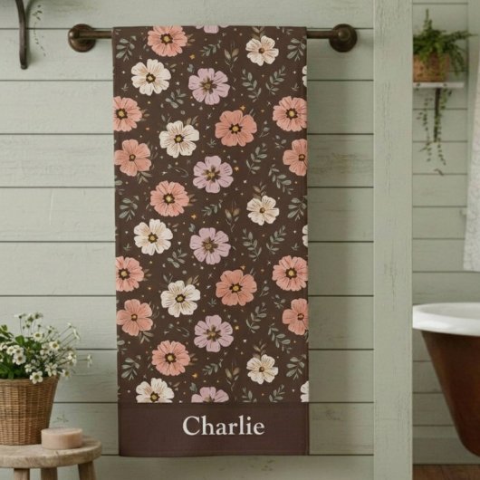 Personalisierte braune Blumen Badehandtuch