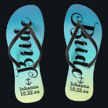 Personalisierte Braut-Nautical Anchor Beach Hochze Badesandalen<br><div class="desc">Spazieren Sie mit diesen personalisierten Flip Flops bequem am Hochzeitstag. Diese können mit dem Namen der Braut und dem Hochzeitstag angepasst werden. Das Aquarell ist in Blau und Grün gehalten. Sie können den Hintergrund löschen und eine andere Farbe auswählen, indem Sie auf Anpassen klicken. Sobald du den Knoten gefesselt hast,...</div>