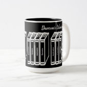 Personalisierte Buchtitel Schwarz Zweifarbige Tasse (VorderseiteRechts)