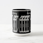 Personalisierte Buchtitel Schwarz Zweifarbige Tasse (Mittel)