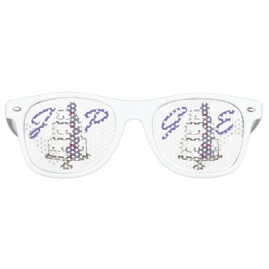Personalisierte Couple Initials Wedding Cake Favor Sonnenbrille (Vorderseite)