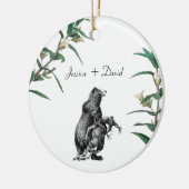 Personalisierte Couple Names Weihnachtsbärenjagd Keramik Ornament (Links)