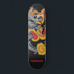 Personalisierte Drachenskateboard Skateboard<br><div class="desc">Personalisiertes asiatisches Drachenskateboard mit dem Namen in einem roten Sans Serif. Fett rot orange und schwarz.</div>