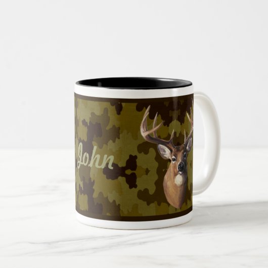 Personalisierte Dunkle Camouflage Hirsche Tasse (VorderseiteRechts)