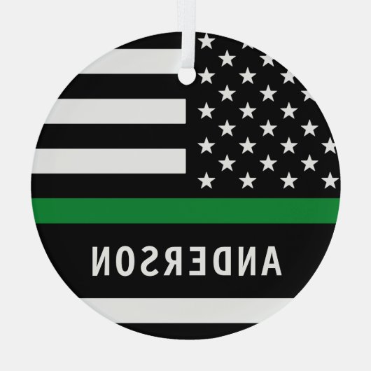 Personalisierte dünne grüne Linie Militärweihnacht Ornament Aus Glas (Rückseite)