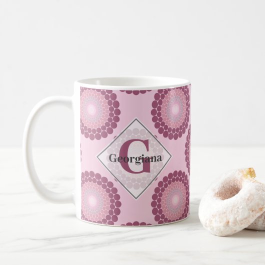 Personalisierte Dusky Rose Polka Dot Mandala Kaffeetasse (Mit Donut)