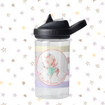 Personalisierte Einhorn Tanz Party Wasser Flasche<br><div class="desc">Mit unserer "Personalisierten Unicorn Dance Party Water Flasche" können Sie glänzen und glänzen. Diese bezaubernde Wasserflasche ist ideal für kleine Mädchen, die tanzen und träumen möchten. Die zauberhaften rosafarbenen Streifen und das in der Mitte platzierte pastellrosa und türkisfarbene Einhorn sorgen für ein angenehmes Ambiente. Passen Sie es mit jedem Namen...</div>