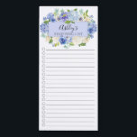Personalisierte Einkaufsliste für blaue Wasserfarb Magnetischer Notizblock<br><div class="desc">Markieren Sie das Markthoppinglistendesign mit einem Aquarellrahmen in Blau und Weiß,  der mit Ihrem Namen personalisiert ist.</div>