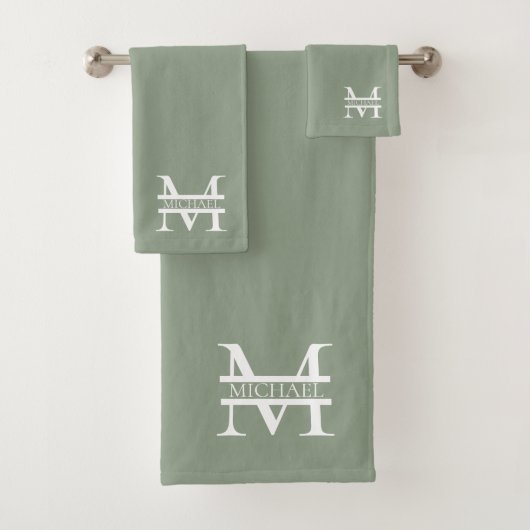 Personalisierte elegante Sage Green Monogram & Nam Badhandtuch Set (Insitu)