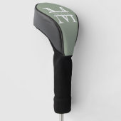 Personalisierte elegante Sage Green Monogram & Nam Golf Headcover (angewinkelt)