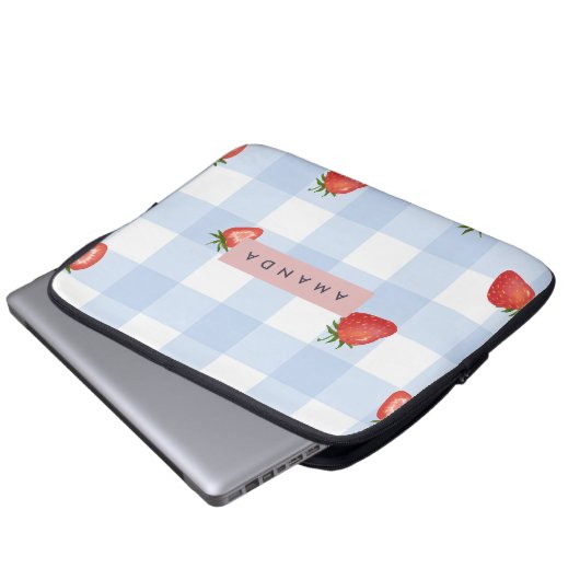 Personalisierte Erdbeere & Blue Gingham Pattern Laptopschutzhülle (Vorne Knopf)