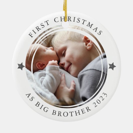 Personalisierte erste Weihnachten als Big Brother Keramik Ornament (Hinten)