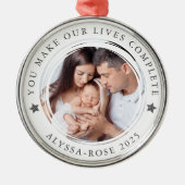 Personalisierte Erste Weihnachten als Eltern Foto Ornament Aus Metall (Vorne)