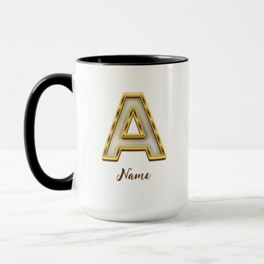 Personalisierte Erstmalige Monogramm-Gold-Typograf Tasse (Links)