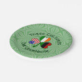 Personalisierte Fahne für afrikanisches irisches K Pappteller (Schrägansicht)