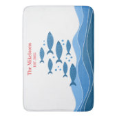 Personalisierte Familie Moderner Blauer Küstenfisc Badematte (Vorderseite Vertikal)