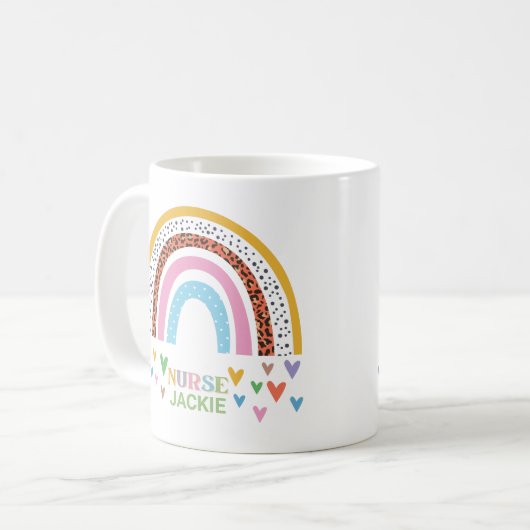 Personalisierte Farbenfrohe Regenbogen Herzkrankhe Kaffeetasse (Vorderseite Links)