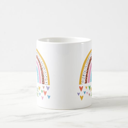 Personalisierte Farbenfrohe Regenbogen Herzkrankhe Kaffeetasse (Mittel)