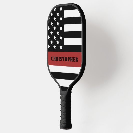Personalisierte Feuerwehrflagge dünne rote Linie Pickleball Schläger (Links)