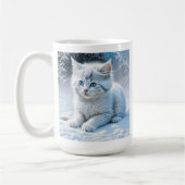 Personalisierte Fluffy White Kitten im Schnee Kaffeetasse (Links)