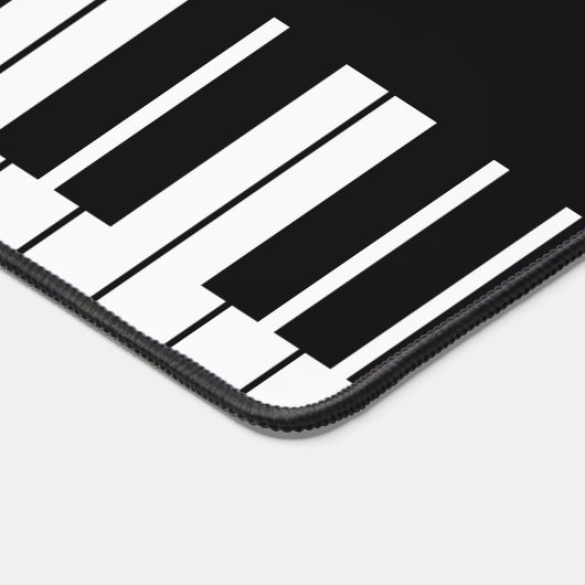 Personalisierte Flügeltasten in Schwarzweiß Schreibtischunterlage (Ecke)