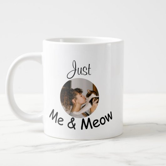 Personalisierte Fotovorlage "Just Me and Meow" - Jumbo-Tasse (Links)