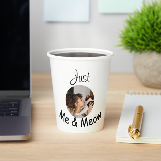 Personalisierte Fotovorlage "Just Me and Meow" - Pappbecher (InSitu)