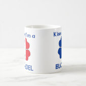 Personalisierte Franzosen küssen mich, den ich Kaffeetasse (Mittel)