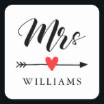 Personalisierte Frau mit Herz und Pfeil Quadratischer Aufkleber<br><div class="desc">Frau in Kalligrafie Stil schwarz Drehbuch Schriftart mit einem roten Herz und schwarzen Pfeil Verzierungen. Personalisieren Sie Ihren Namen in einem schwarzen Serif-Schriftart.</div>