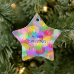 PERSONALISIERTE FUNKELND FARBIGE MERRY CHRISTMAS KERAMIK ORNAMENT<br><div class="desc">Funkelnd und glänzende " MERRY CHRISTMAS " Designvorlage zum Feiern von Xmas . Es ist hübsch und elegant mit schönen Mix-Farben und digitaler Malkunst. Sie können auch PERSONALISIEREN oder CUSTOMIZE diese Vorlage durch Klicken auf den Button (Personalisieren Sie diese Vorlage) dann klicken Sie auf die Schaltfläche (Klicken Sie, um weiter...</div>