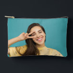 Personalisierte Funny Face Custom Foto Makeup Tasc Zubehörtasche<br><div class="desc">Tragen Sie Ihre Essentials stilvoll mit unserer personalisierten, lustigen Foto-Make-up-Tasche! Diese einzigartige Kosmetiktüte kann mit Ihrem Lieblings-Foto abgestimmt werden und ist somit das perfekte personalisierte Geschenk für sich oder einen Liebsten. Egal ob Sie es als Reisetasche benutzen oder Ihr Make-up auf Zuhause behalten haben, diese individuelle Foto-Tasche ist praktisch und...</div>