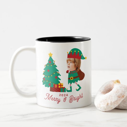 Personalisierte Funny Face Foto Christmas Elf Fami Zweifarbige Tasse (Mit Donut)