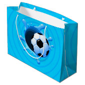 Personalisierte Fußball-Ball Große Geschenktasche Geschenktüte (Rückseite Schrägansicht)