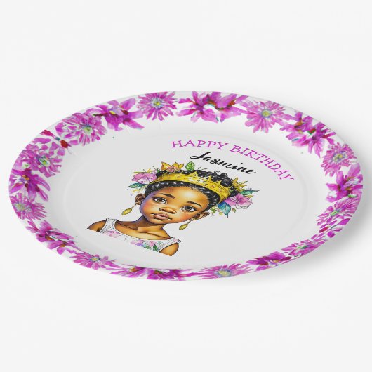 Personalisierte Geburtstagskurse Pappteller (Schrägansicht)