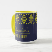 Personalisierte gelbe geometrische Dreiecke Tasse (Vorderseite Links)