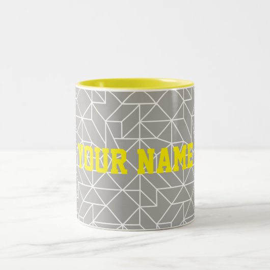 Personalisierte geometrische Tasse Grau und Gelb (Mittel)