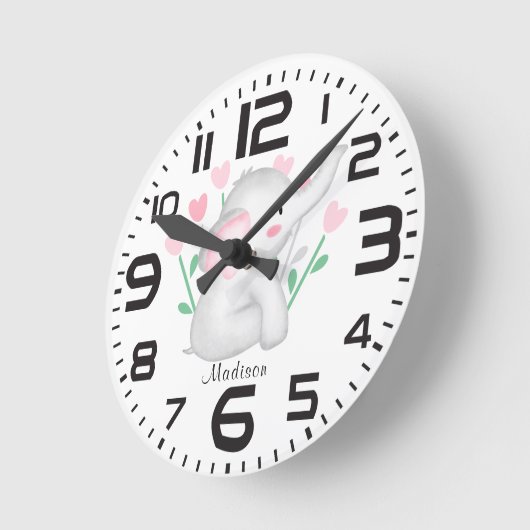 Personalisierte Girls hören Elefant Kinderzimmer R Runde Wanduhr (Winkel)