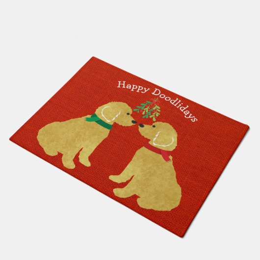 Personalisierte Goldendoodles Küssen unter Mistlet Fußmatte (Schrägansicht)