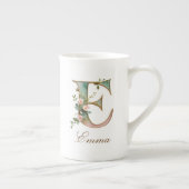 Personalisierte goldene Blumenmonogramm-Initiale E Porzellantasse (Rechts)