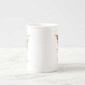 Personalisierte goldene Blumenmonogramm-Initiale V Porzellantasse (Vorderseite)