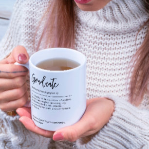 Personalisierte Graduiertendefinition Schwarz und Kaffeetasse