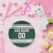 Personalisierte, grün und weiß gestreifte SportJer Pappteller (Party)